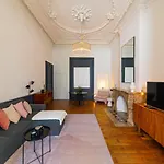 Garden Guillemins Station Apartment