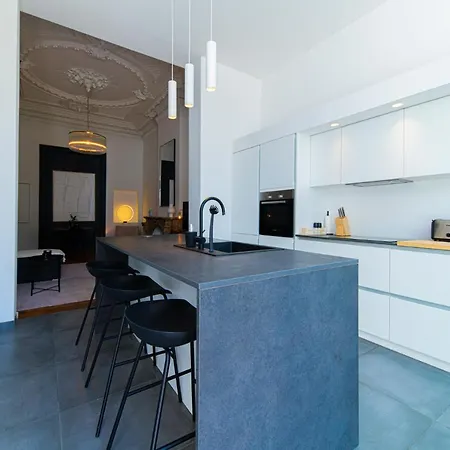 Garden Guillemins Station Appartement